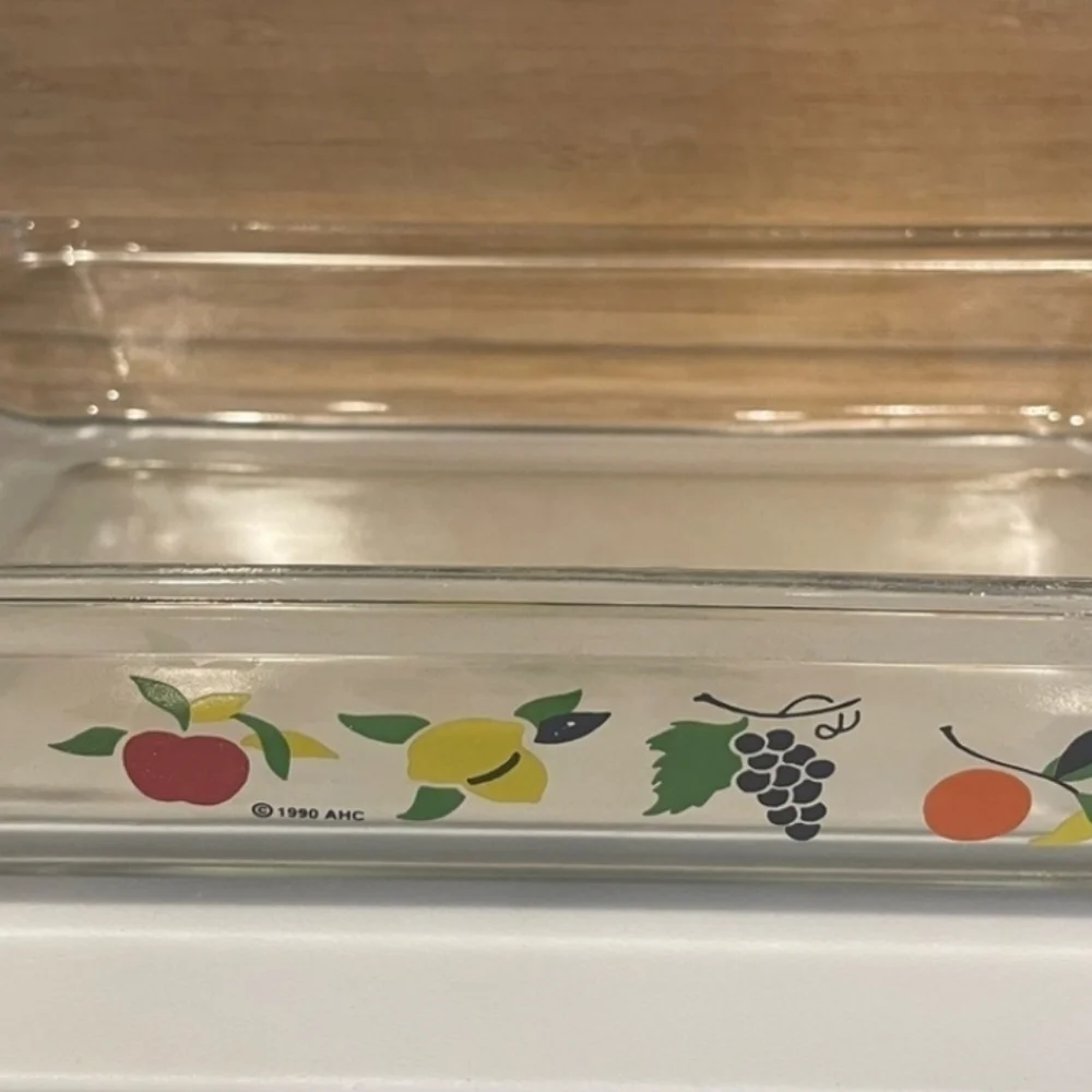 Anchor Hocking 2Quart Glass Baking/searving Dish with Colorful Fruit Design
